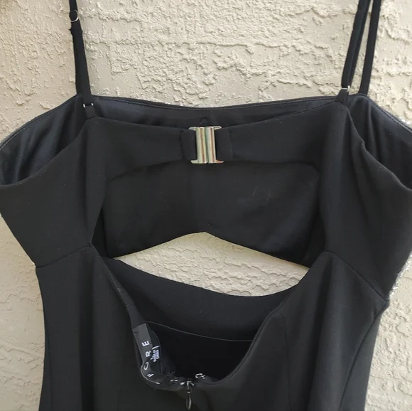 Fore Fitted Mini ,With Cut Out And Rhinestone Studded Embellished Top - Picture 3 of 8